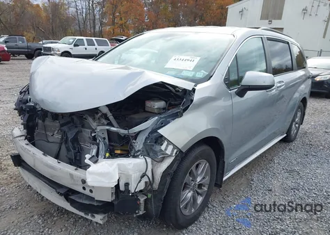 2021 Toyota Sienna Le из США, поврежденный, VIN 5TDKRKEC8MS071429